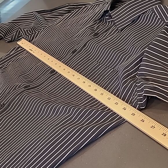 Maxwell's Clothiers exclusively hand tailored black pinstripe shirt. - Picture 5 of 9